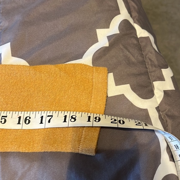 Gap cardigan mustard color - Picture 7 of 9